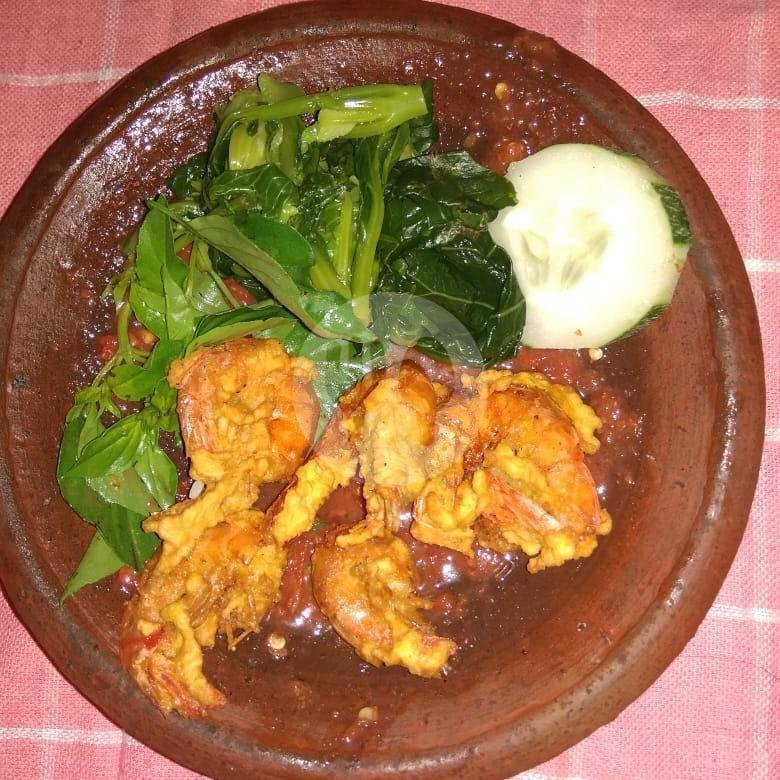 Nasi Ayam Potong menu Spesial Penyetan Sambal Tempong, Sentra Kuliner Sriwijaya