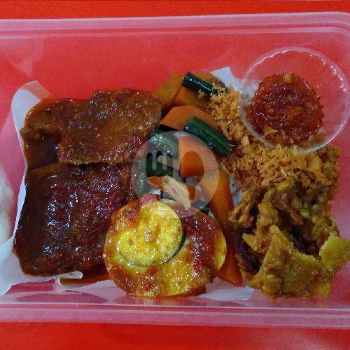 Nasi Campur Spesial (Ayam + Daging) menu Depot Omah 28, Simpang Darmo Permai Utara