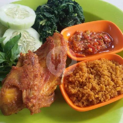 Pangsit Cah Ayam menu Ayam Goreng Kampung 