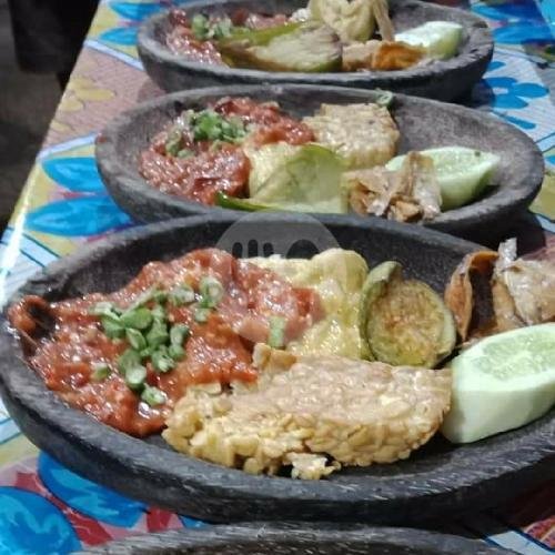 Penyetan Nasi Telor Tempe Teri menu Penyetan Tempe Teri Pak Sigit, Kanigaran