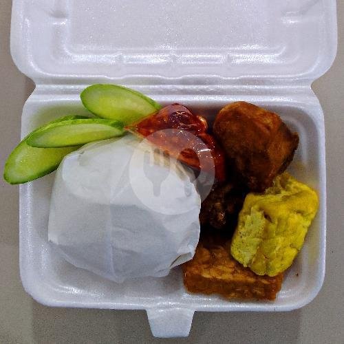 Review Warteg Kharisma Bahari: Kuliner Rumahan Lezat di Cirebon