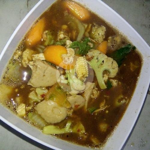 Nasi Goreng Biasa menu Nasi Goreng Gila Mezzaluna, Nanas