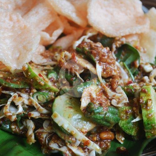 Tempe menu Ayam Goreng Nikmat, Panaitan