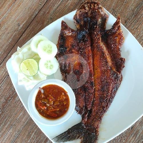 Paket 1 : Paha/Dada Goreng + Nasi + Sambal + Lalapan + Cheers Gelas menu Ayam Goreng Bakar Gokar Kencana, Mulyorejo
