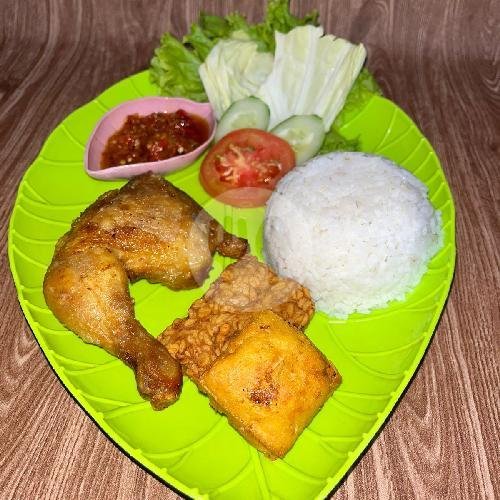 Ayam Pedesan + Nasi + Lalapan menu Warung Gaul A & J, Gunung Sahari