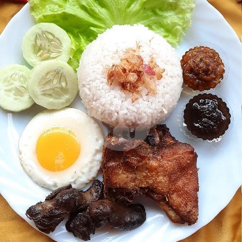 Bebek Hitam ‘Favorite’ Asli Madura: Pengalaman Kuliner yang Menghangatkan Hati di Borobudur