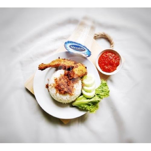 Paket Ayam Goreng Bertelur menu Ayam Warung Sahlan, Babakan Irigasi