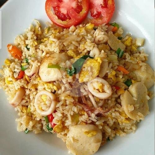 Nasi Goreng Hongkong menu SEAFOOD 33, jl Pahlawan No 99