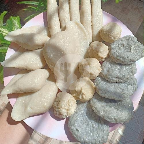Pempek Bang Chepots: Surga Kuliner Pempek di Cirebon yang Wajib Dikunjungi
