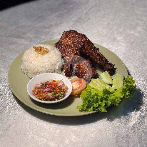 Spesial Bebek Goreng menu Titik Teh, Jalaksana Raya