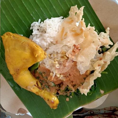 Nasi Pecel Ayam menu Nasi Pecel Pincuk Bu Yati, Menteri Supeno