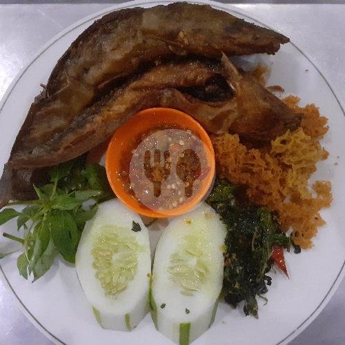 Ayam Potong Utuh Goreng menu Ayam & Bebek Goreng Pak Bambang, Jaten