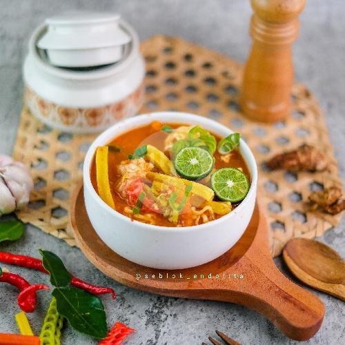 Seblak Kerupuk Bunga menu Seblok Endolita (Seblak Cilok), Kebon Kopi