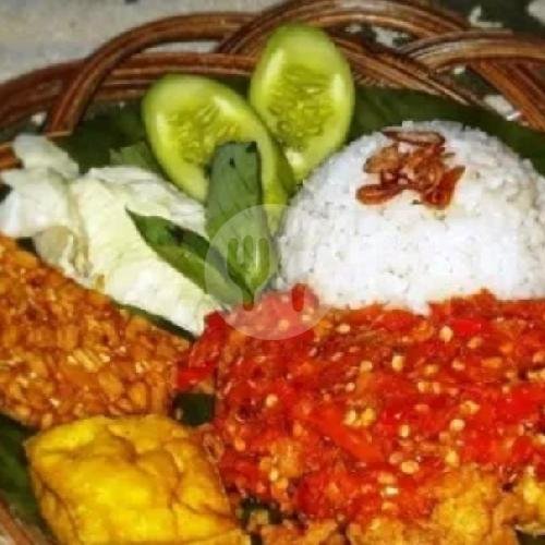 Es Kopmil/ Hangat menu Mie Padeh Narako, Kalawi
