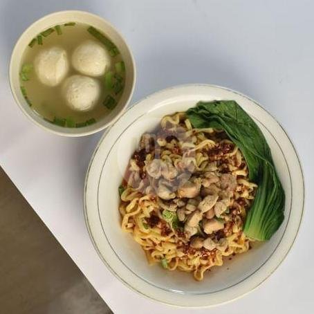 Kwetiau Goreng menu Omah Datok Kopitiam, Jl. Bunga Coklat 10