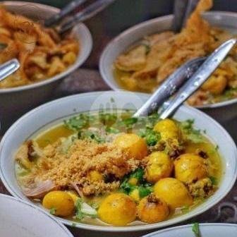 Soto Ayam ( Daging Dada + Kulit ) menu Soto Ayam Kampung Cak Sol, Kedungkandang