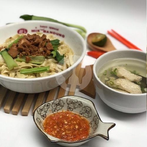 mie ayam jumbo menu Bakmi Bandung, Tanjung Duren