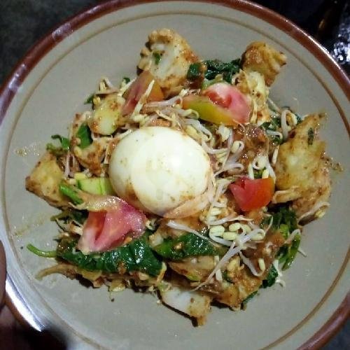 Kupat Tahu menu Lotek Gado-Gado, Selokan Mataram