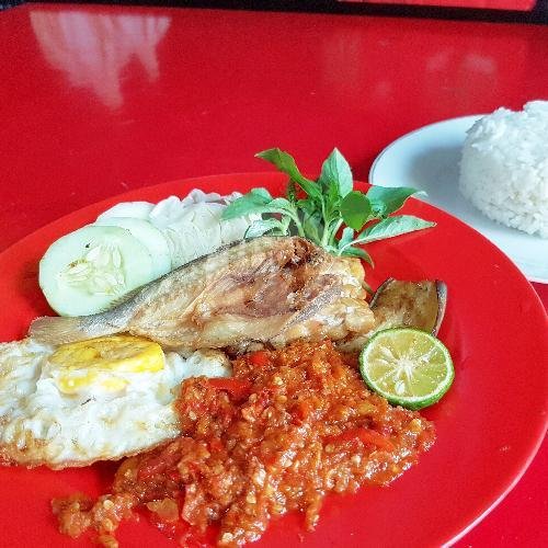 Special Nasi Telor Dadar Penyet menu Nasi Tempe Penyet C-HO