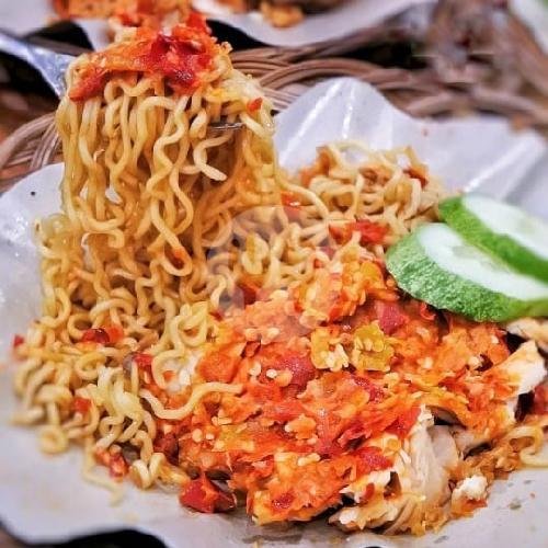 Review Menarik Ayam Geprek Auliyan di Lidah Wetan: Tempat Nongkrong Asik dengan Makanan Lezat