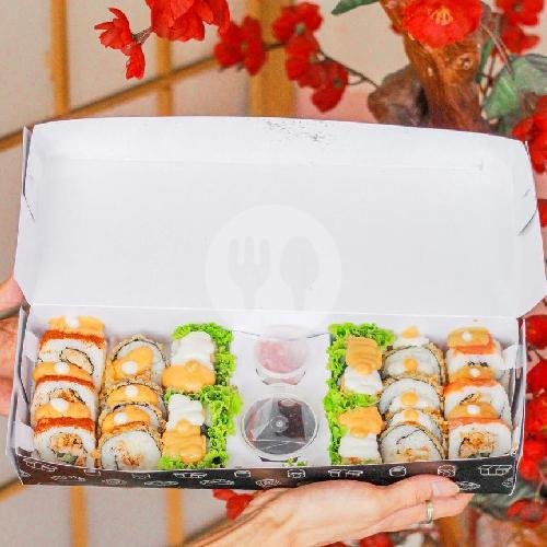 Combo D menu Hangiri Sushi, Pleburan