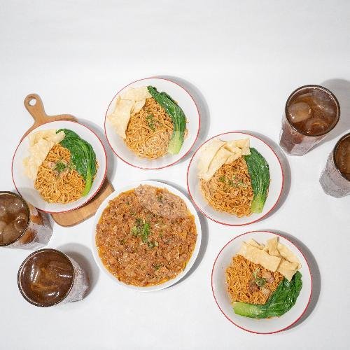 We Cook Noodle & Wings UMS: Surga Kuliner di Solo yang Wajib Dicoba