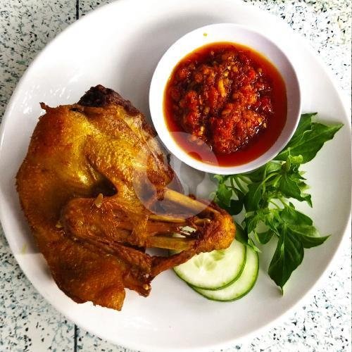 Paha Bebek Serdadu menu Ayam Goreng Kremes & Lengkuas Mletikfood, Warung Makan Mletik, Mayang