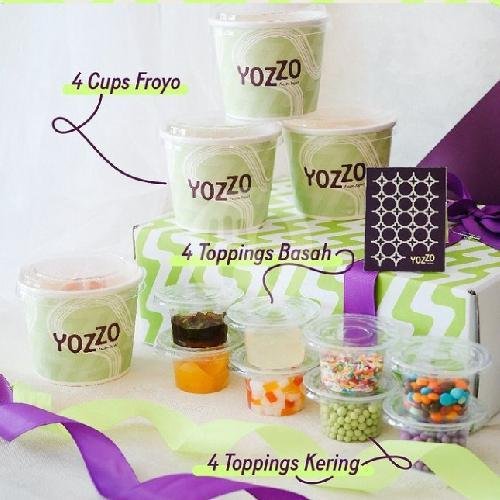 Paket Yogurt Mix Strawberry menu Yozzo Frozen Yogurt, Jakal