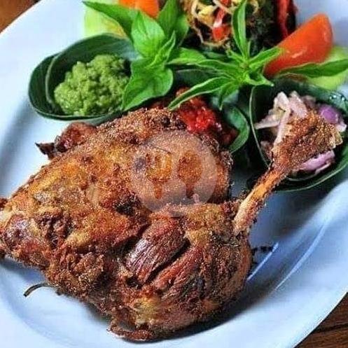 Nasi Lalapan Lele menu Sego Welut Mbak Nik, Lawang