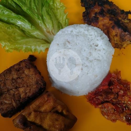 Gorengan menu Nasi Pecel Madiun Balqis Food, Danau Limboto