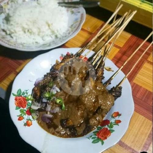 Sate Ayam + Lontong menu Sate Ayam Madura Cak Yadi, Cukangkawung