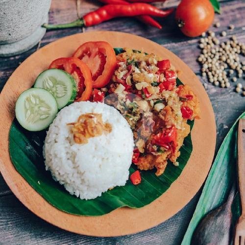 Petok Petok Juragan Ayam Sambal Matah menu Pitikndower, Mojosari