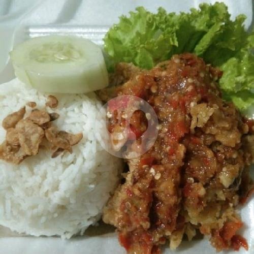 Nasi kulit ayam Crispy menu Ayam Geprek & Penyetan KIRANA, Setro Baru Utara 2