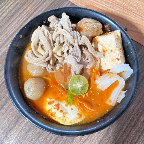 Seblak Ceu Edah: Surga Kuliner Pedas di Sukalaya Barat