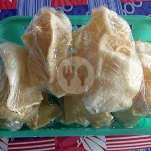 Lontong menu Bakso dan Balungan Sapi 