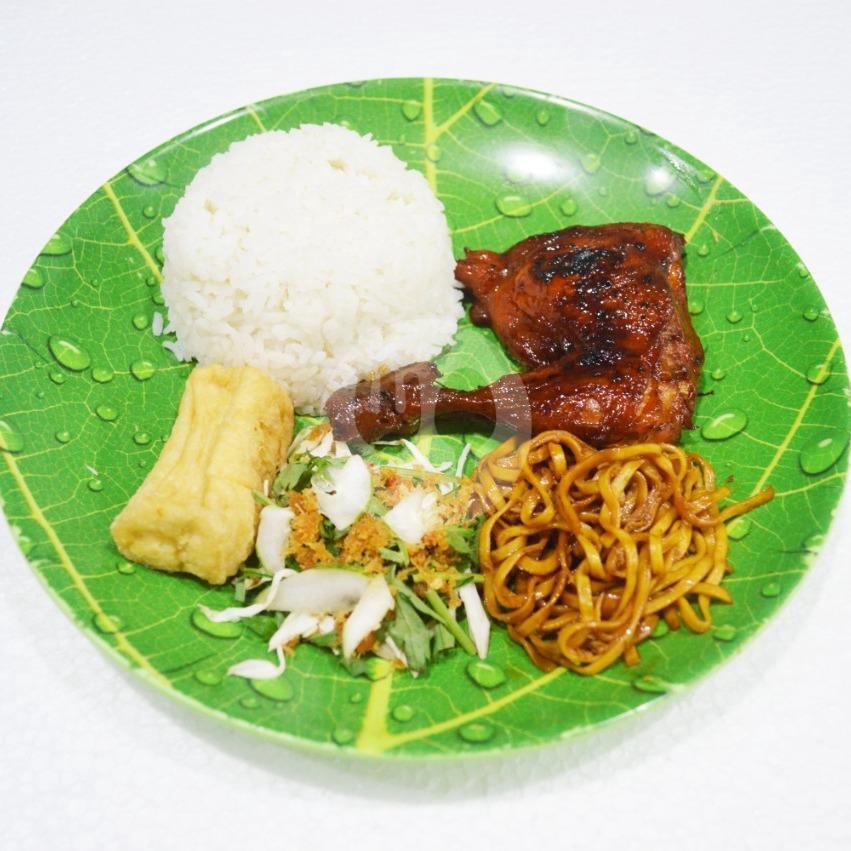 PNK Ay Grg Kremes-ayam grg krmes+nasi putih+sambal(box) menu Waroeng Mbok Marni, Solo Grand Mall