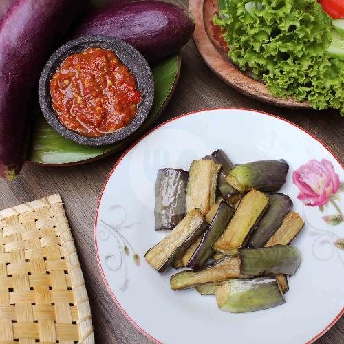 Paket Hore 2 menu Penyetan Mas Kobis Plemburan, Kaliurang