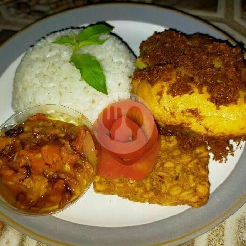 Ayam Sambal kemangi menu Ayam mantul lie resto, Desa pekantingan
