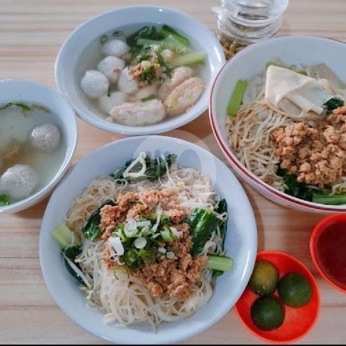 Super Komplit Afui + Es Kacang Merah menu Mie Ayam Bangka Afui, Sasana Budaya