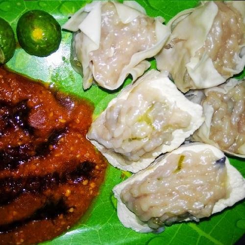 Review Batagor Baso Tahu Ijen: Surga Kuliner di Holis Raya Bandung