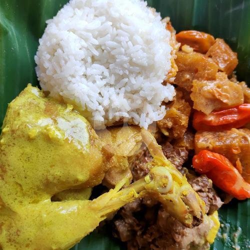 Nasi Gudeg Komplit menu Rm Gudeg Yogya Rh, OH Center