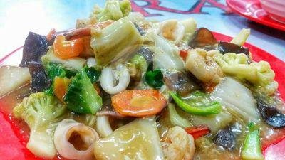 Kwetiaw Kuah Tom Yam menu Raja Seafood, Sukabumi