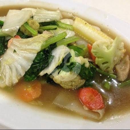 Kwetiau Goreng Ayam menu Bakmi Jowo Gajah Mungkur, Wahid Hasyim