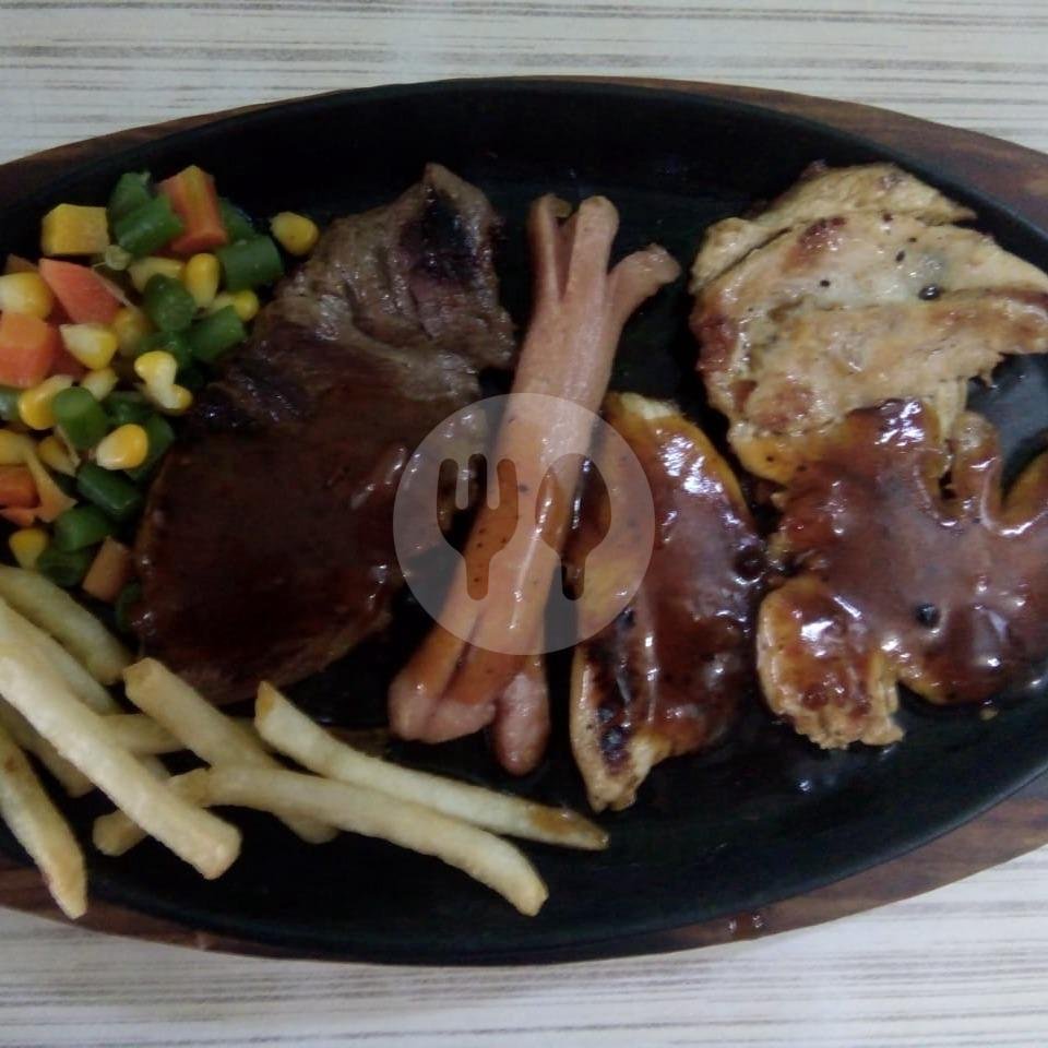 Ikan Dori Steak menu Warung Steak 76, KH. Syahdan