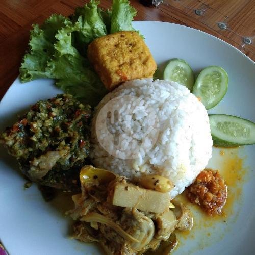 Paket Bungkus Istimewa 4 menu Warteg Barokah, Babakan Sari I No 75