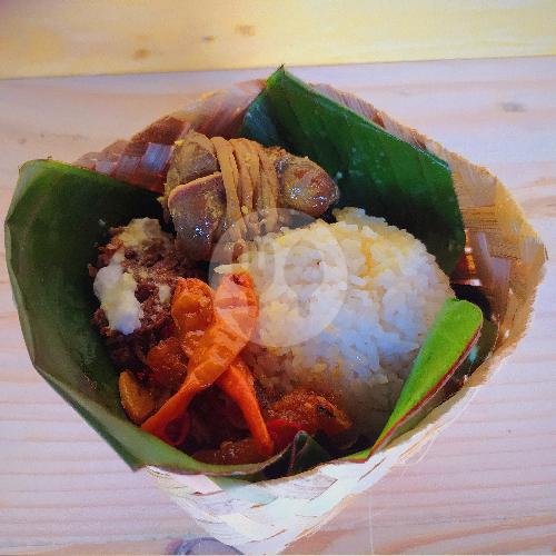 Nasi Gudeg Krecek Ayam Suwir + Kepala menu Gudeg Besek Mbak Mun, Delanggu