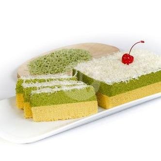 Lapis Talas Varian Alpukat menu Lapis Talas Arasari, Gerai Galuh Mas Karawang