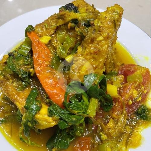 Ayam Suir Matah Kecombrang menu Gepuk Ny. Yong, Pasundan
