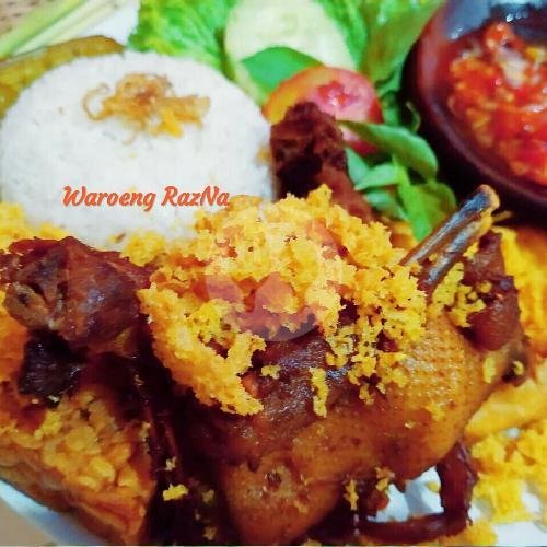 Nasi Lalapan Bebek Goreng Kremes menu Waroeng Razna