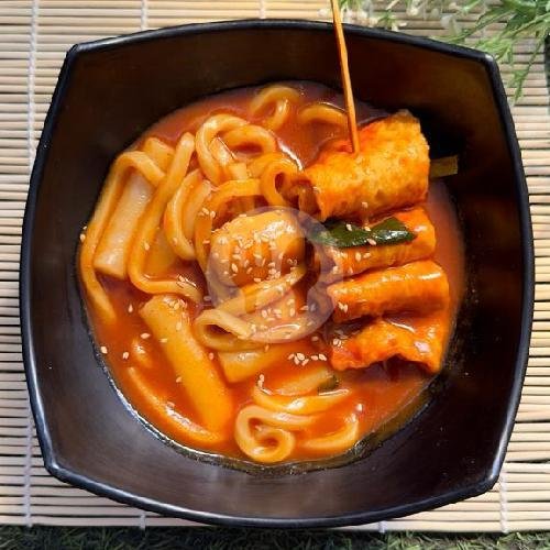 Sakura Bingsu menu Sarangeui Oppa, Jalan Gurameh